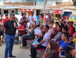 Sekjen PDIP Bertemu Ratusan Warga Rusun Tanah Tinggi, Kompak Salam 3 Jari