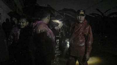 Gubernur Sumbar Mahyeldi Minta Warga Padang Waspada Banjir