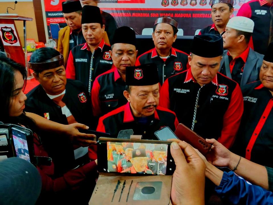 Madas Nusantara Luncurkan Buku Panca Bela Negara, JR: Hidupkan Mentalitas Bela Negara di Kalangan Pemuda Indonesia